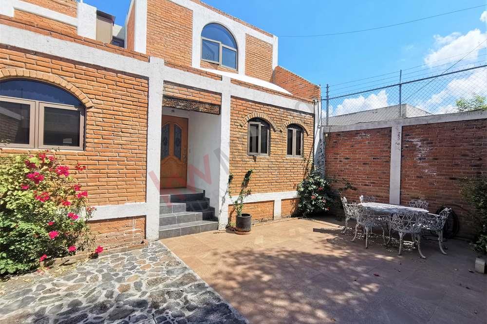Casa en Renta en Álamos 2da Sección.
