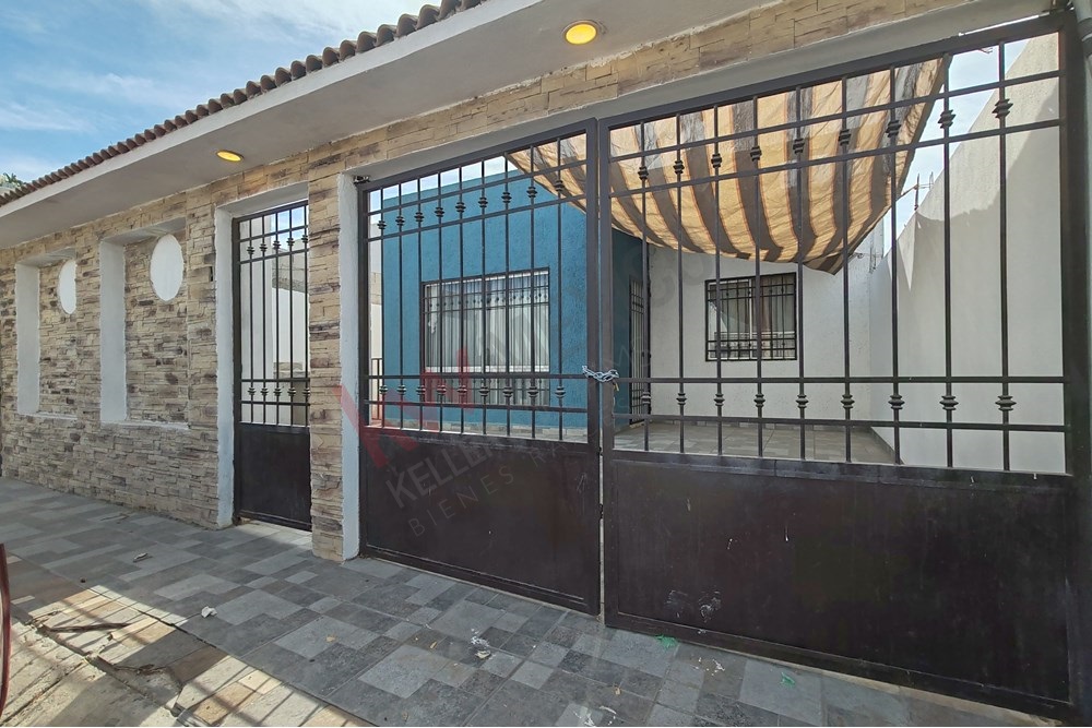 CASA EN RENTA EN EL FRACCIONAMIENTO PARAISO DEL SOL, LA PAZ