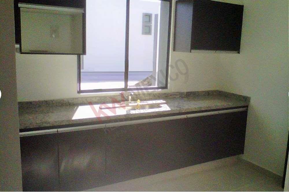 CASA EN VENTA EN CONDOMINIO EN LA VISTA RESIDENCIAL, QUERÉTARO, QRO.