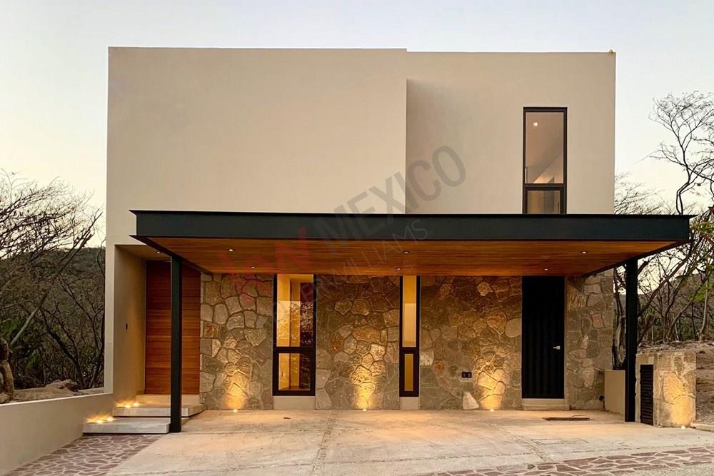 ALTOZANO Querétaro, Hermosa Casa de Autor c/ Vista a la Cañada !