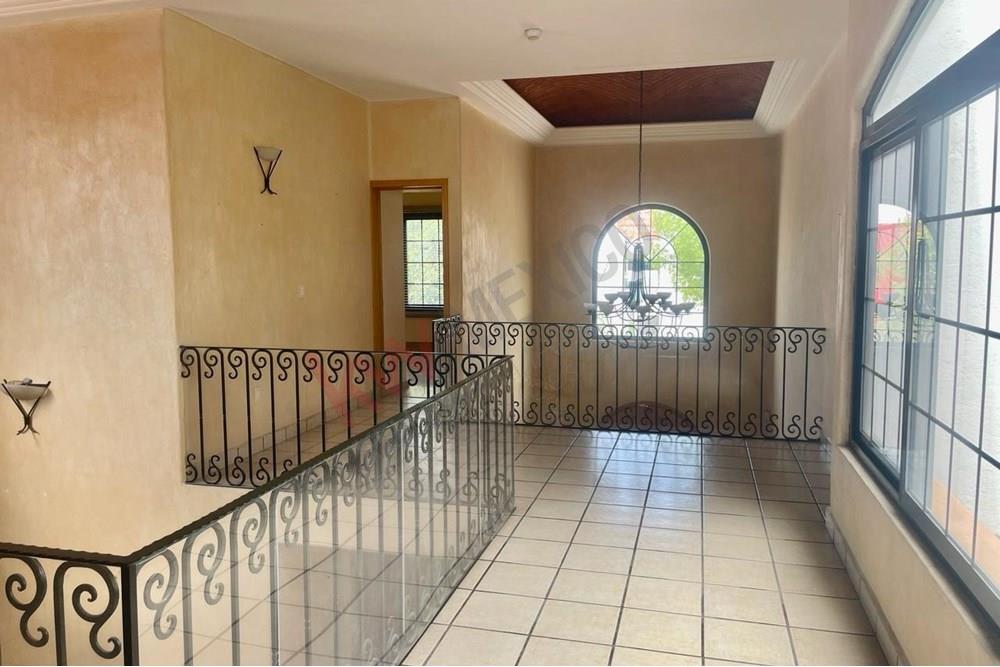 Casa en venta en privada Ampliacón Huertas El Carmen, Corregidora, con vigilancia