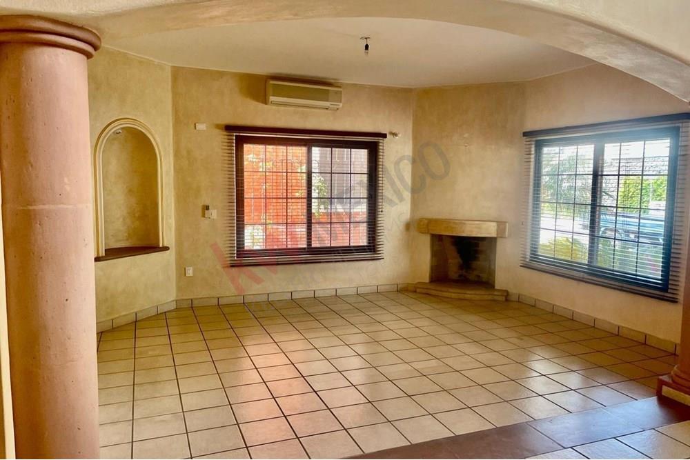 Casa en venta en privada Ampliacón Huertas El Carmen, Corregidora, con vigilancia