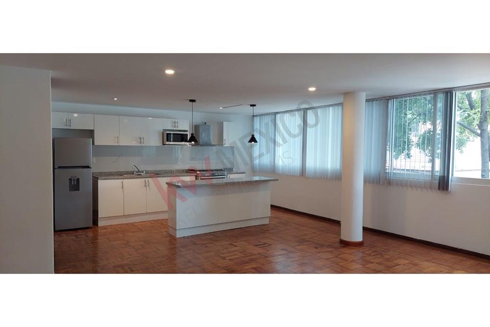 Departamento amplio y muy iluminado en Col. Granada