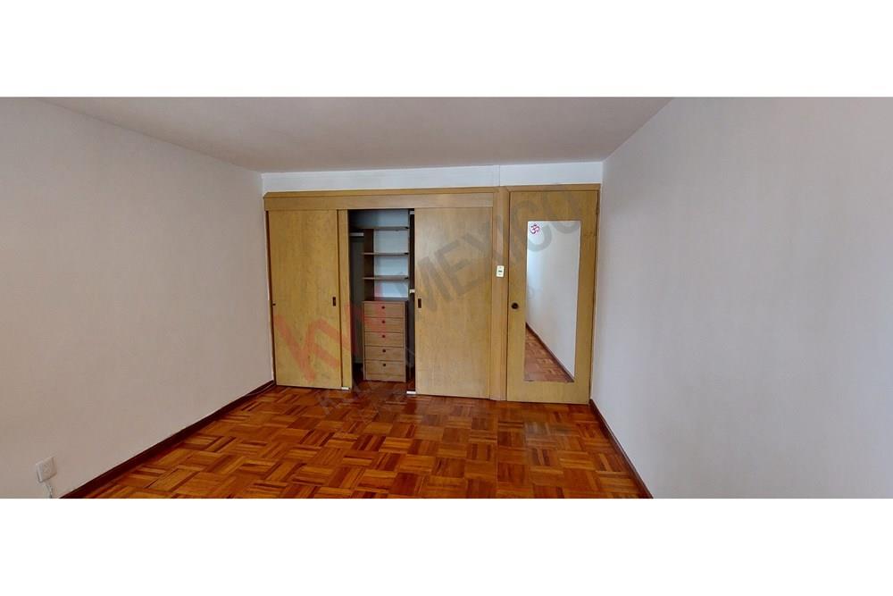 Departamento amplio y muy iluminado en Col. Granada