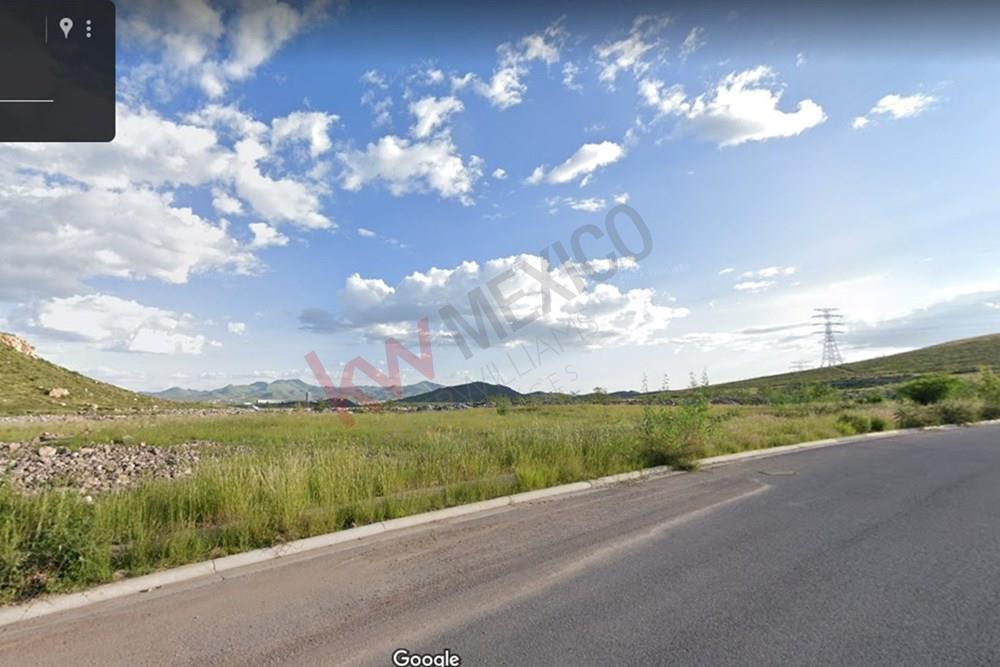 TERRENO EN VENTA ENTRE ZONA VALLES Y ALTOZANO PARA DESARROLLAR