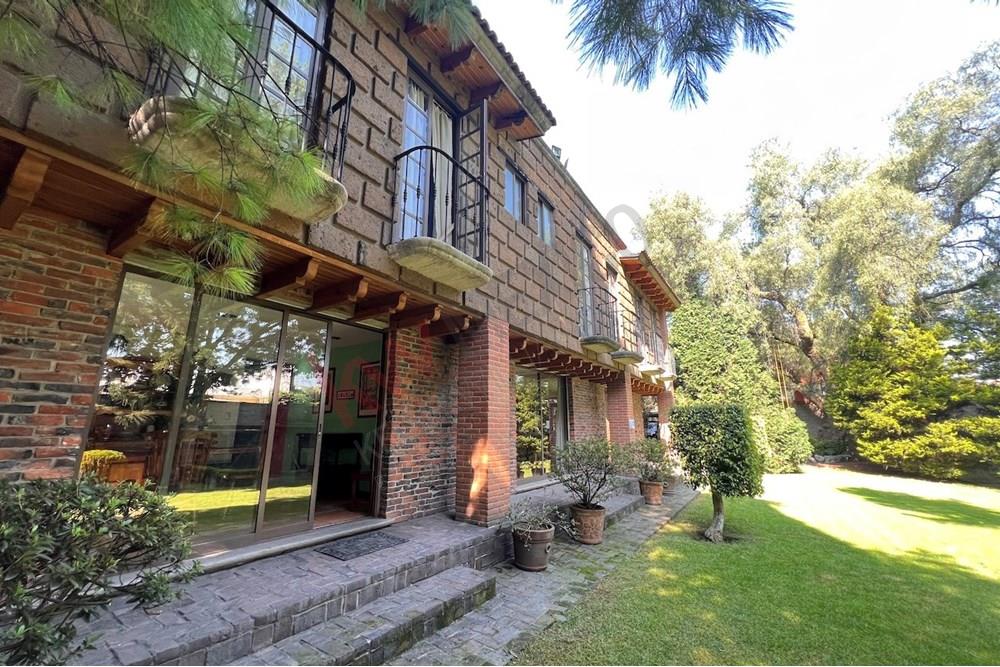 Casa en barrio Chimalcoyotl. Rodeado de árboles, paz y tranquilidad. Ideal Clínicas Retiro, Salón Eventos.