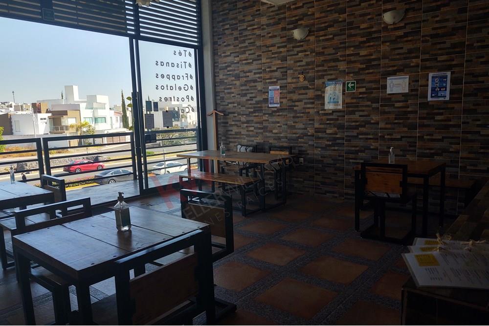 '¡Oportunidad Única! Local Comercial Disponible en Refugio Mall, Ideal para Tu Nuevo Negocio en Querétaro'
