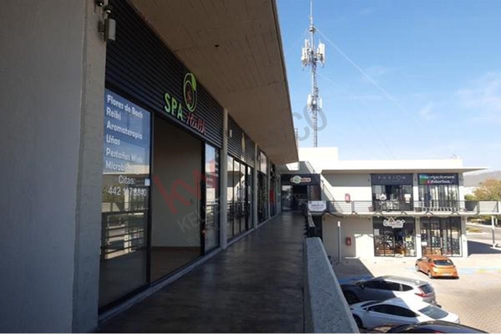 '¡Oportunidad Única! Local Comercial Disponible en Refugio Mall, Ideal para Tu Nuevo Negocio en Querétaro'