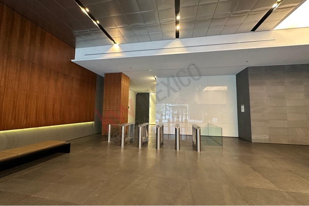 Oficina ideal para acondicionar a tu gusto y requerimientos, con vista panorámica