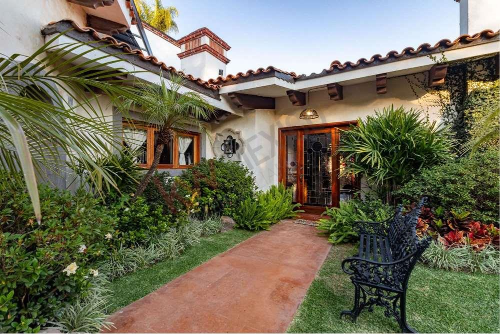 Casa en VENTA O PERMUTA en Cuernavaca con seguridad, Rancho Cortes.