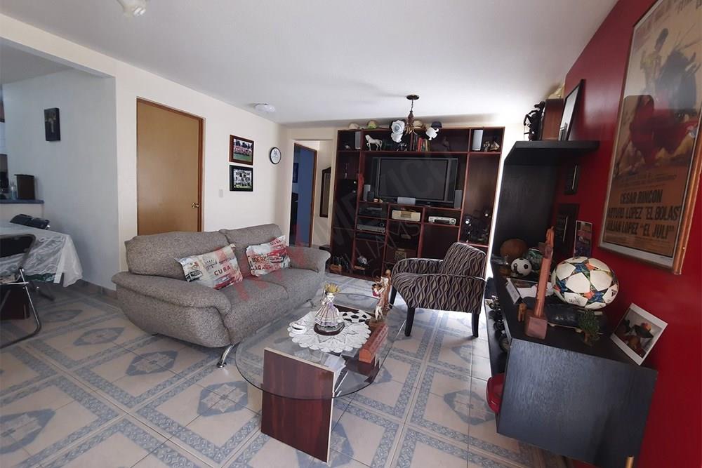 En Venta Iluminado Departamento en Aquiles Serdán, EXCELENTE PRECIO!!