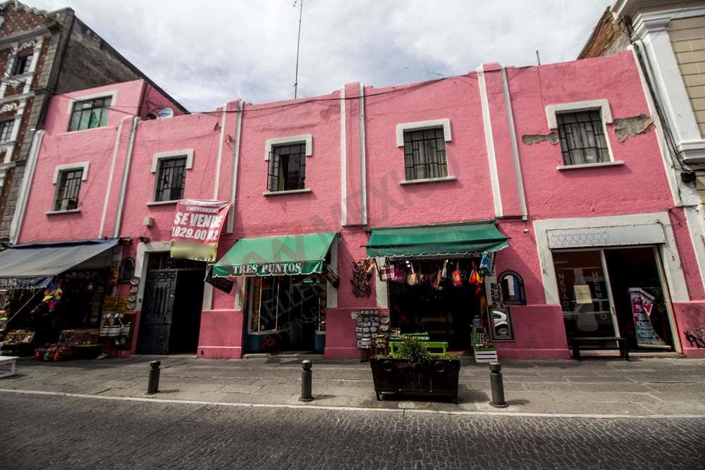 Se vende Edificio frente al Parían, con locales y departamentos, Centro Histórico de Puebla