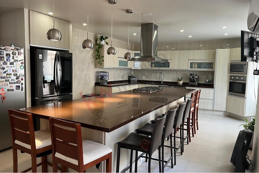 Casa en Venta, recámara en planta baja, calle abierta, Colinas del Cimatario, Querétaro