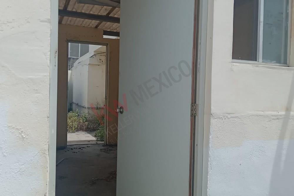 Atención Inversionistas!!! Edificio en Venta en Mitras centro, Monterrey, N.L. frente al metro Simon Bolivar