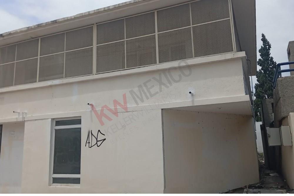 Atención Inversionistas!!! Edificio en Venta en Mitras centro, Monterrey, N.L. frente al metro Simon Bolivar