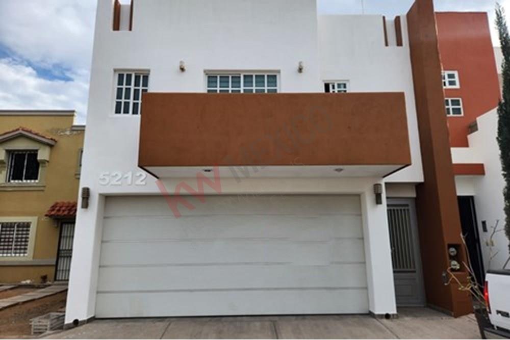 CASA FAMILIAR EN VENTA EN CEDROS