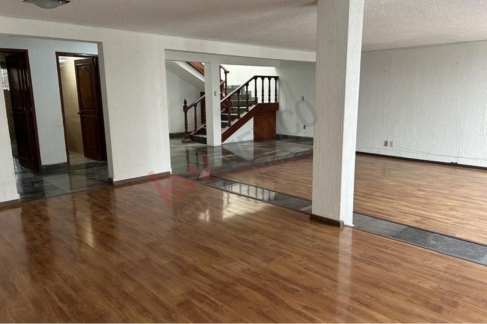 Excelente casa en renta en la Colonia Carretas.