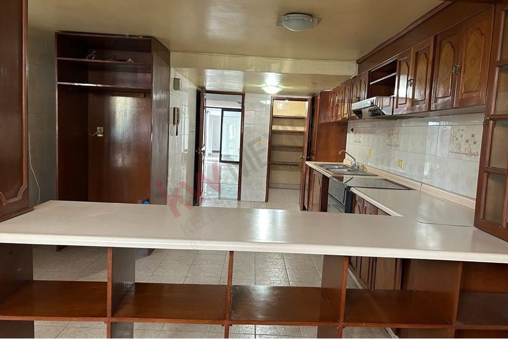 Excelente casa en renta en la Colonia Carretas.