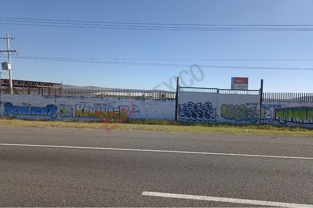 TERRENO COMERCIAL A PIE DE CARRETERA, PARA INVERSION INMEDIATA PARA BODEGAS COMERCIALES