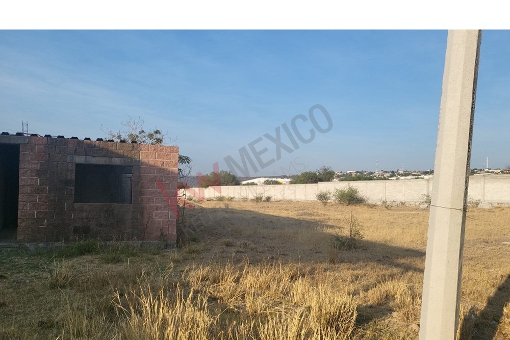 TERRENO COMERCIAL A PIE DE CARRETERA, PARA INVERSION INMEDIATA PARA BODEGAS COMERCIALES