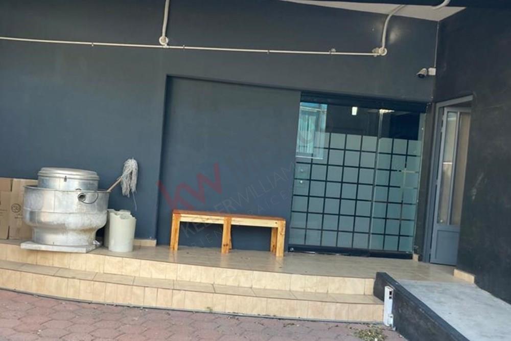 Local en Renta Ubicado en Juriquilla, Querétaro