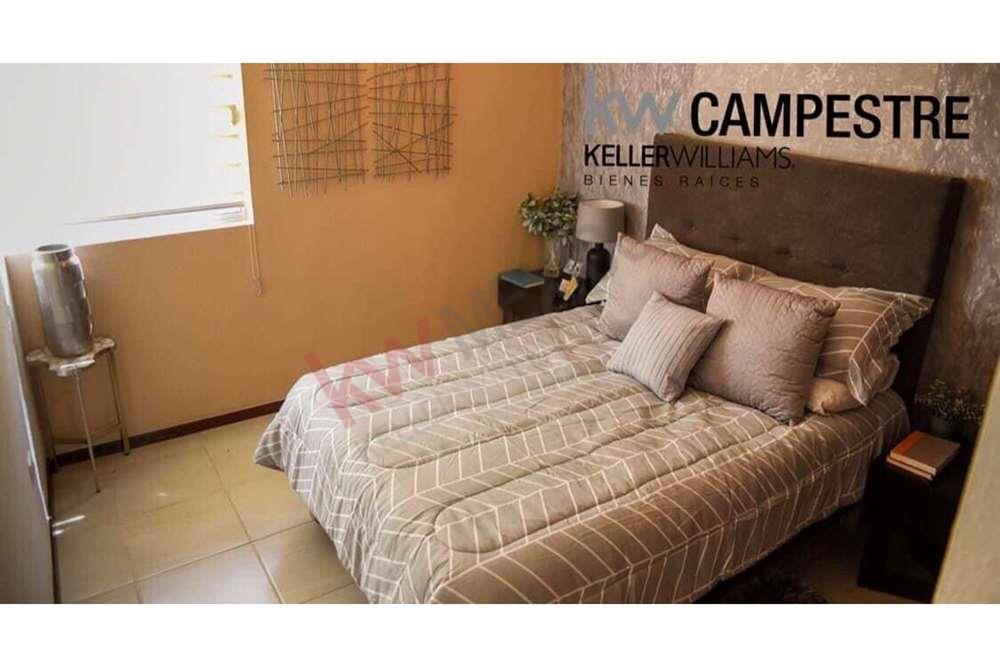 CASA NUEVA EN VENTA DE UN PISO- SOBRE BLVD. FUNDADORES