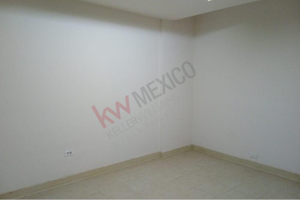 BODEGA EN RENTA ZONA AV. TOMAS FERNANDEZ CON MAXIMA SEGURIDAD