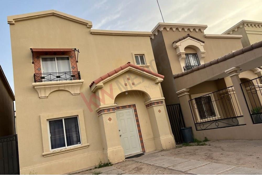 CASA EN VENTA EN MONTECARLO RESIDENCIAL!