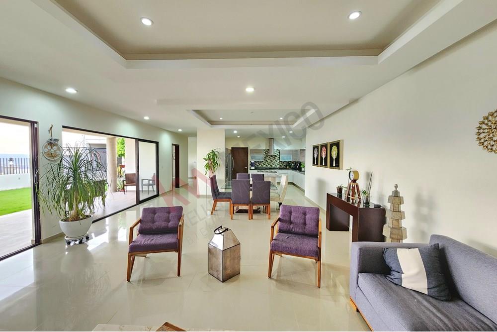 CASA AUTO SUSTENTABLE DE UN NIVEL, VISTA REAL RESIDENCIAL &amp; COUNTRY CLUB, QUERÉTARO!