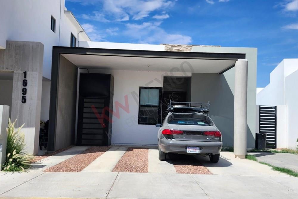 CASA EN RENTA EN RINCONADAS DEL VALLE
