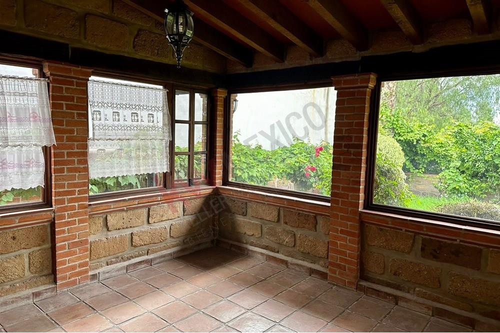 Increíble casa estilo colonial mexicano en Vista Rea, siéntete como de vacaciones