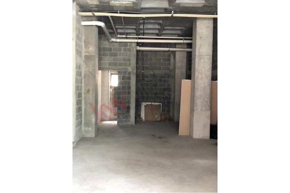 Plaza Nueva Mixta Alfonso Reyes locales comerciales en venta y renta en Monterrey, NL