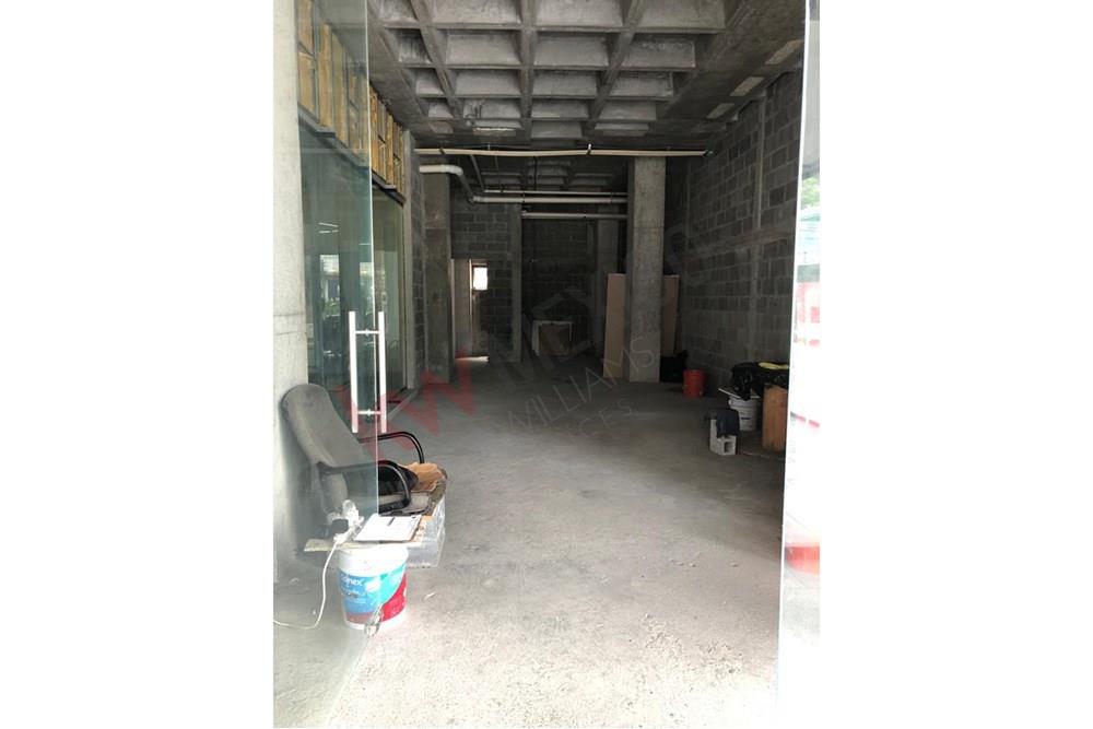 Plaza Nueva Mixta Alfonso Reyes locales comerciales en venta y renta en Monterrey, NL