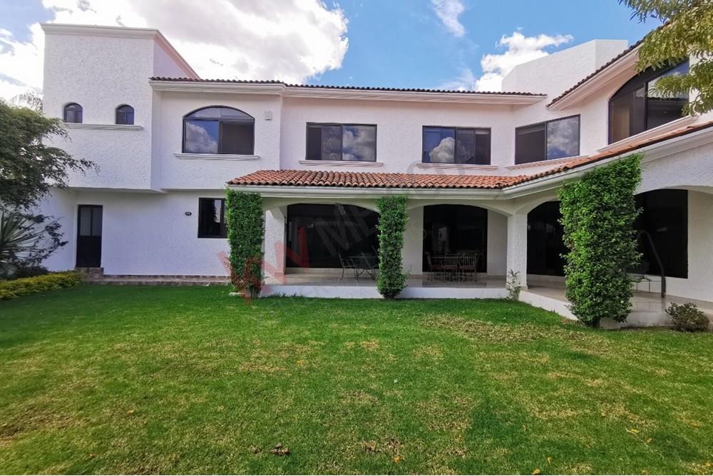 La tranquilidad y el confort que se merecen tú y tu familia - Exclusiva residencia en venta