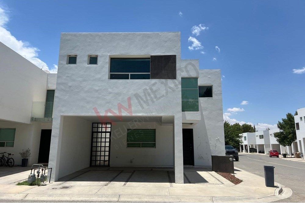 CASA EN RENTA EN DUNAS RESIDENCIAL