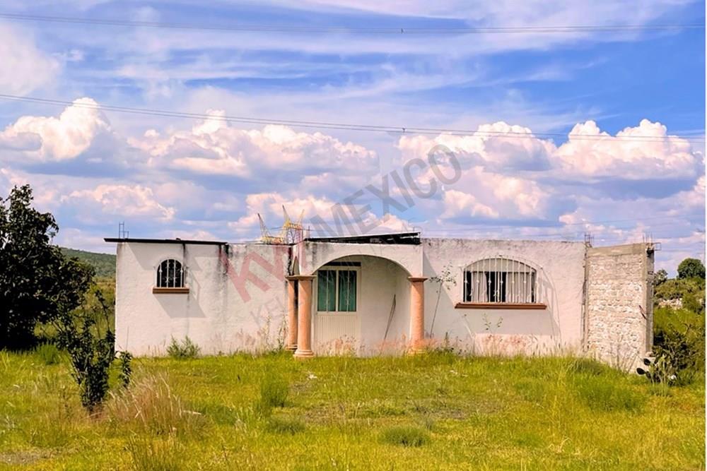 Crece tu plusvalia  con este Terreno comercial a pie de carretera 400 km 19.5