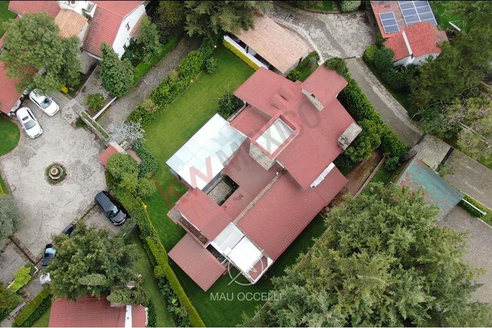 Casa en Venta en Rancho San Francisco, Seguridad, Tranquilidad y Gran Arquitectura