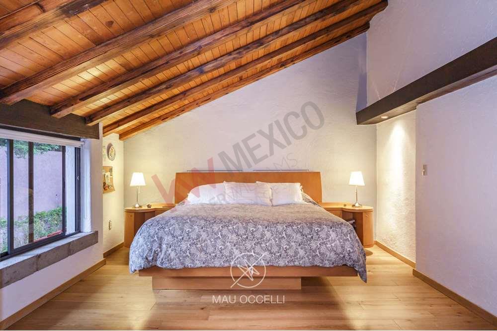 Casa en Venta en Rancho San Francisco, Seguridad, Tranquilidad y Gran Arquitectura