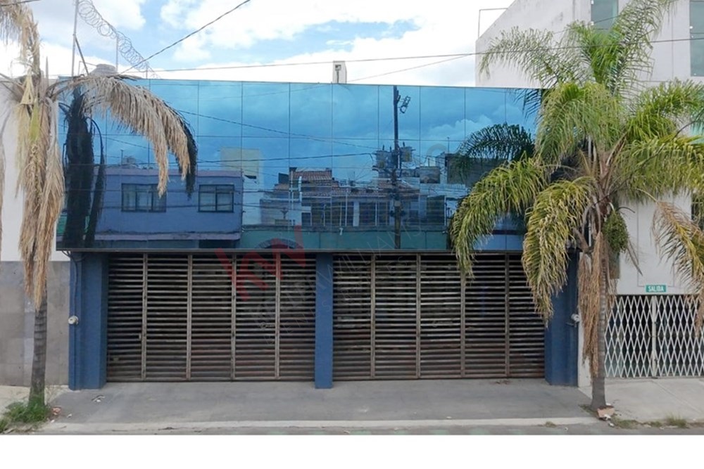 Propiedad en VENTA con uso de suelo mixto y proyección para 4 pisos más