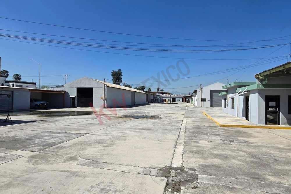 PUNTO COMERCIAL ESTRATÉGICO EN RENTA: TERRENO EN ESQUINA, CADEREYTA