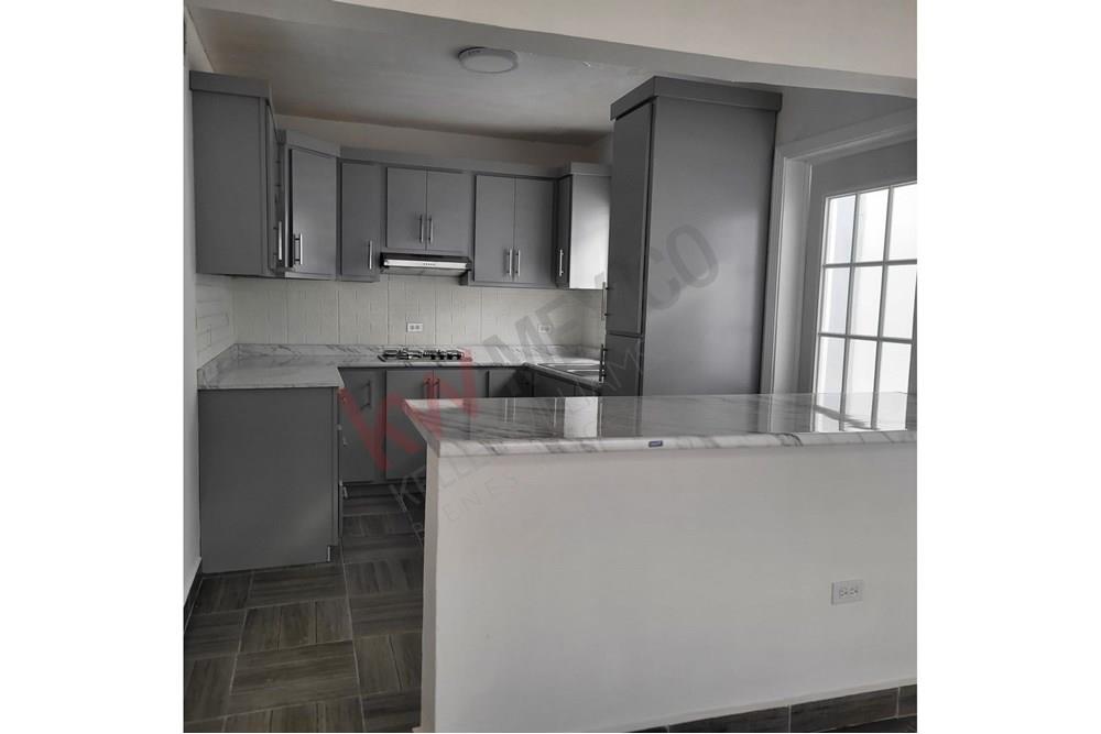 CASA DE UN PISO EN VENTA, ESTILO CONTEMPORÁNEO, COLONIA MAGISTERIAL (Muy cerca de Los Nogales)