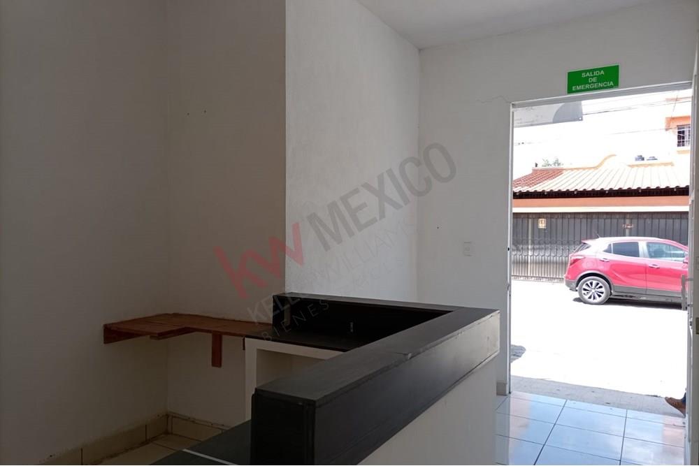 Se rentan locales muy céntricos en Virreyes Querétaro, excelente ubicación