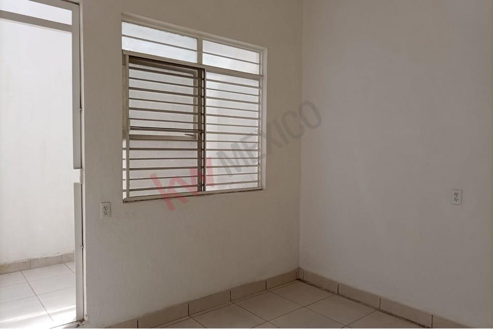 Se rentan locales muy céntricos en Virreyes Querétaro, excelente ubicación