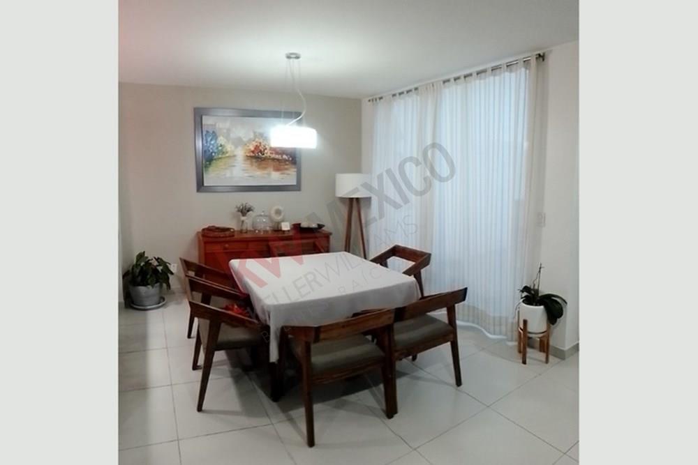 CASA EN VENTA EL REFUGIO QUERETARO CON CUARTO DE SERVICIO