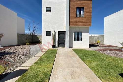 Bonitas, Nuevas y Modernas Casas en Venta ubicadas en fraccionamiento  cerrado, Gómez Palacio, Durango