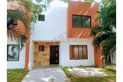 CASA EN VENTA EN PRIVADA 