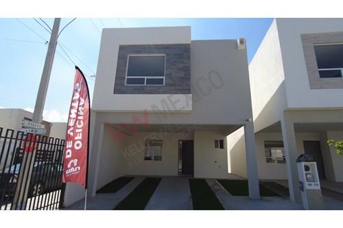 CASA EN VENTA DE 2 PLANTAS EN PASEO DE LA ESTRELLA AL SUR DE SALTILLO