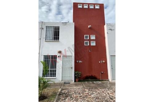 VENTA DE CASA EN GEOPLAZAS, QUERÉTARO, GRAN OPORTUNIDAD!!!