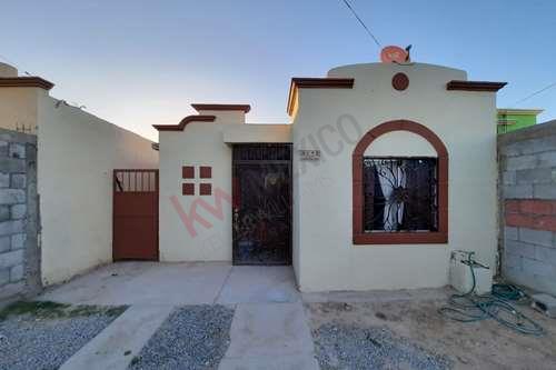 Casa en venta en el fraccionamiento Praderas del Sol