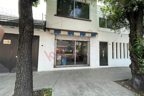 CASA EN VENTA CON 3 LOCALES COMERCIALES EN AZCAPOTZALCO